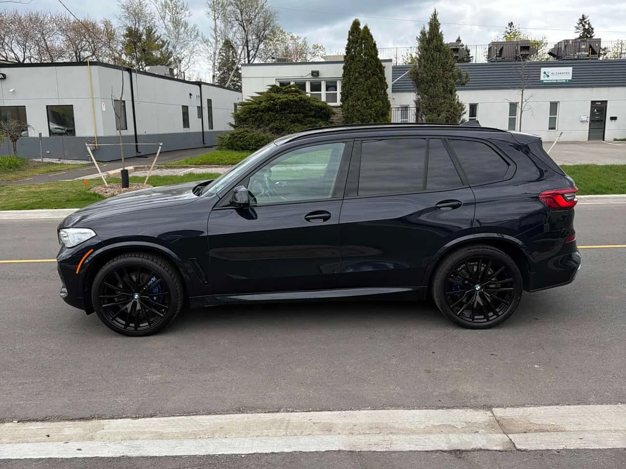 BMW X5 * xDrive40i * ПОДГРЕВИ * 360 * PANO * H/K, снимка 2 - Автомобили и джипове - 54393603