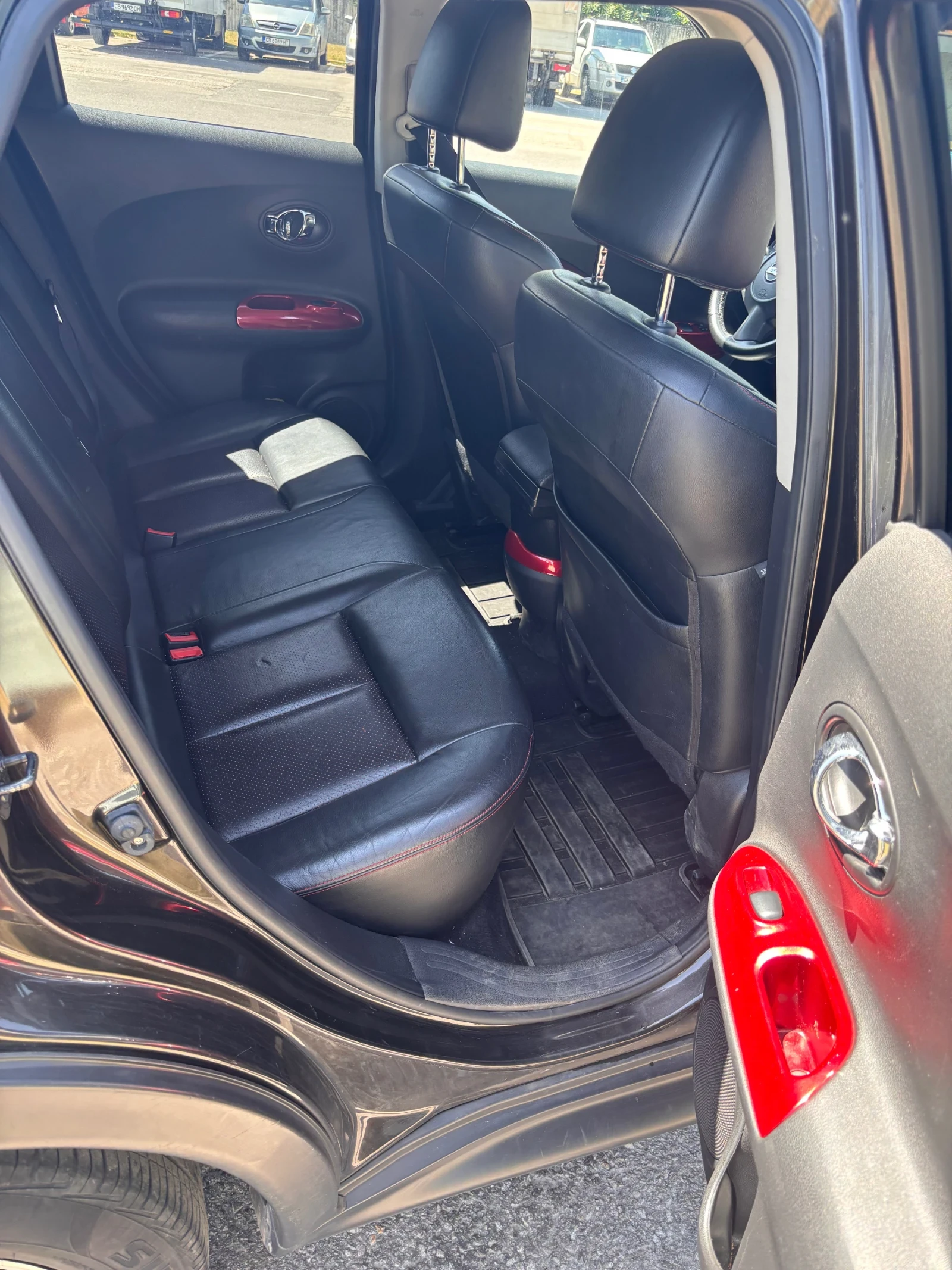 Nissan Juke TEKNA 1.6 Sport, снимка 5 - Автомобили и джипове - 55300328
