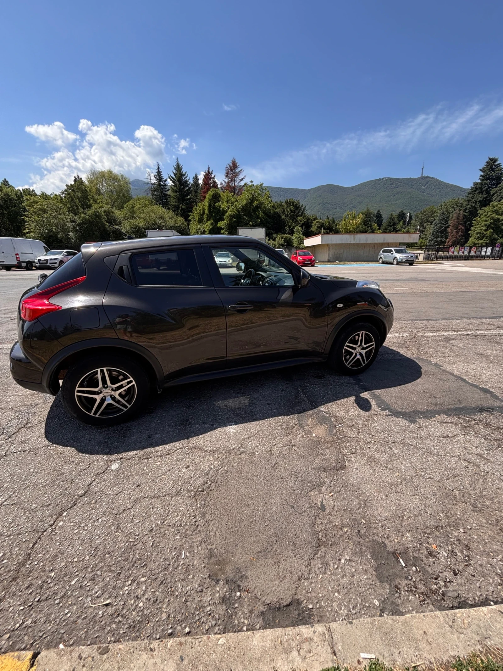 Nissan Juke TEKNA 1.6 Sport, снимка 8 - Автомобили и джипове - 55300328