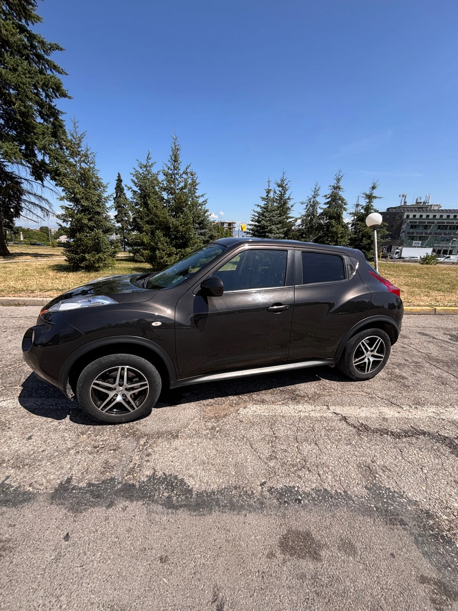 Nissan Juke TEKNA 1.6 Sport, снимка 9 - Автомобили и джипове - 55300328