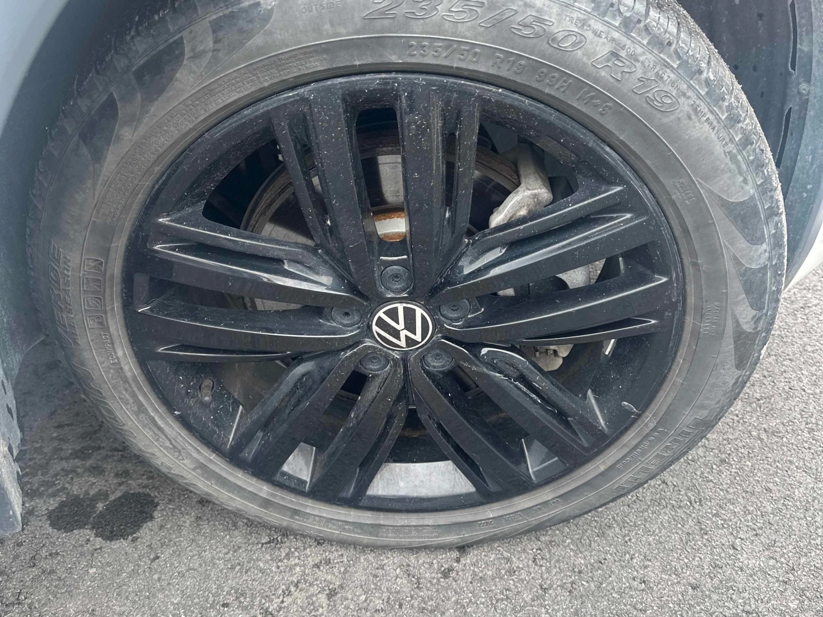 VW Tiguan * Comfortline R Line Black Edition * CARFAX * , снимка 10 - Автомобили и джипове - 56012846