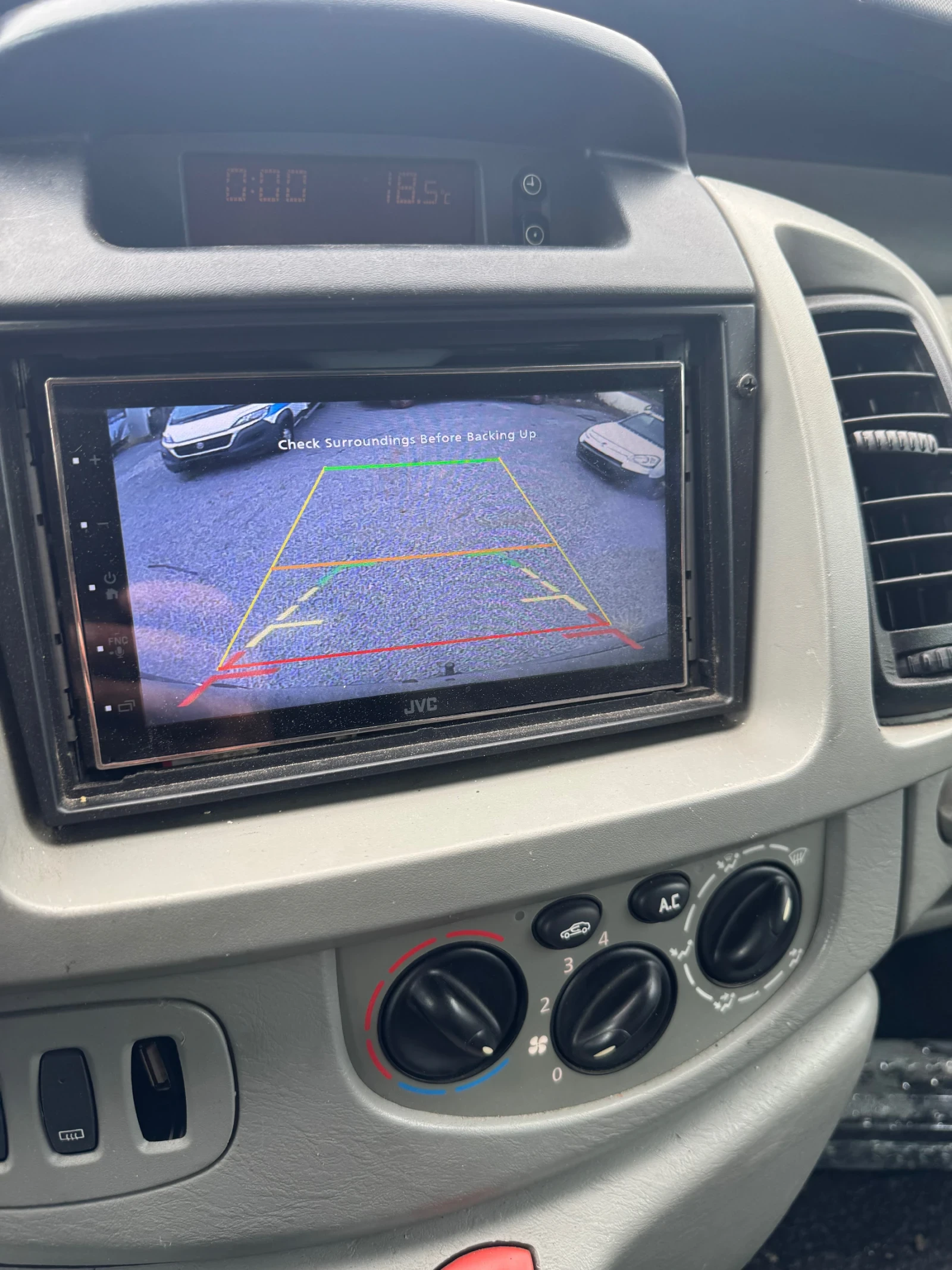 Opel Vivaro 2.5cdti КЛИМАТИК 221км!!! - изображение 9