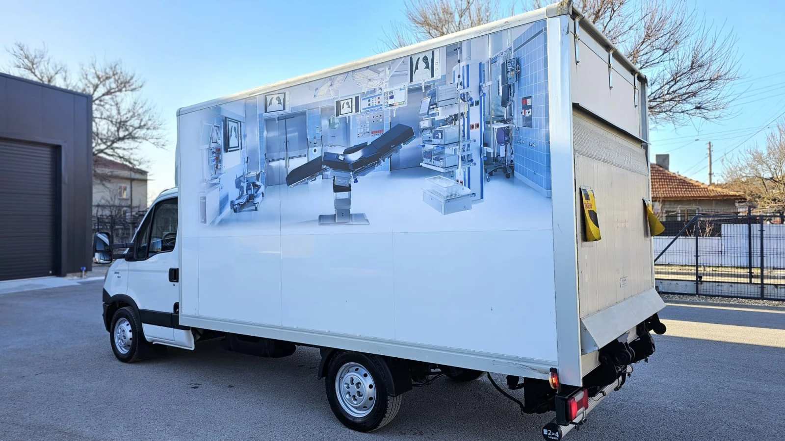 Iveco Daily 35s15 3.0D 6SP CH-Пад.Борд-Клима-История-Лизинг, снимка 4 - Бусове и автобуси - 53799150