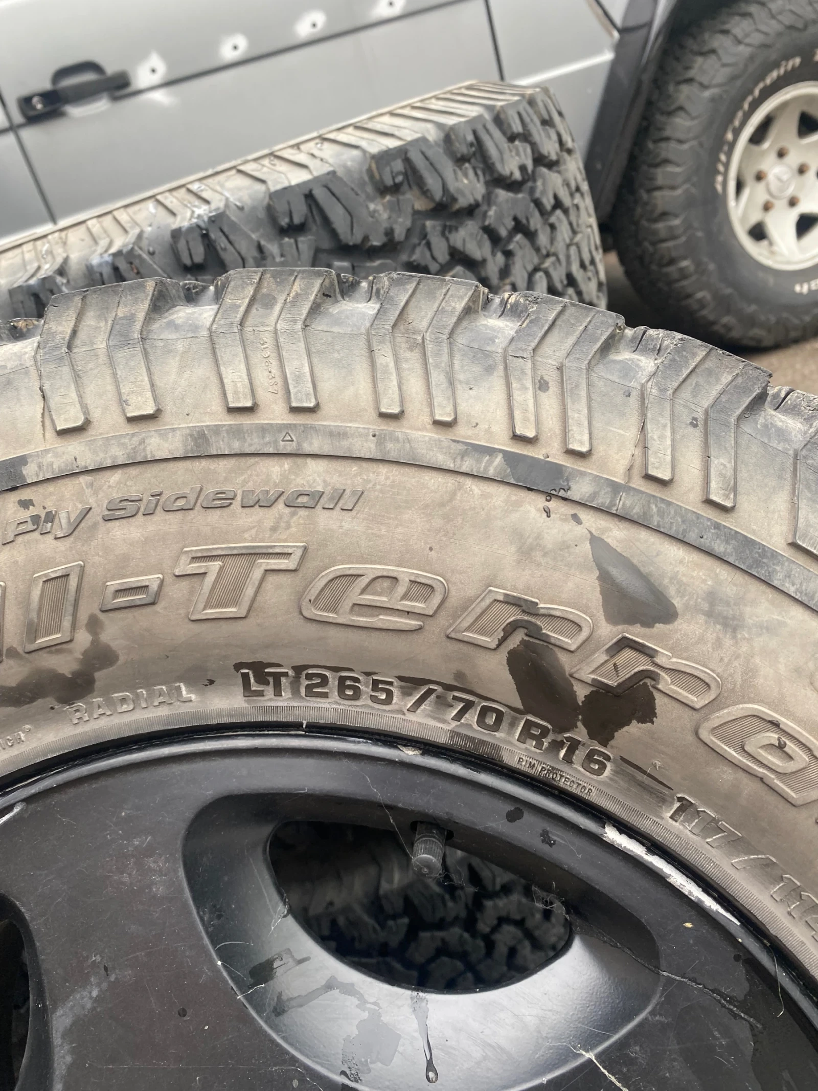 Гуми с джанти BF Goodrich 265/75R16, снимка 3 - Гуми и джанти - 54651878