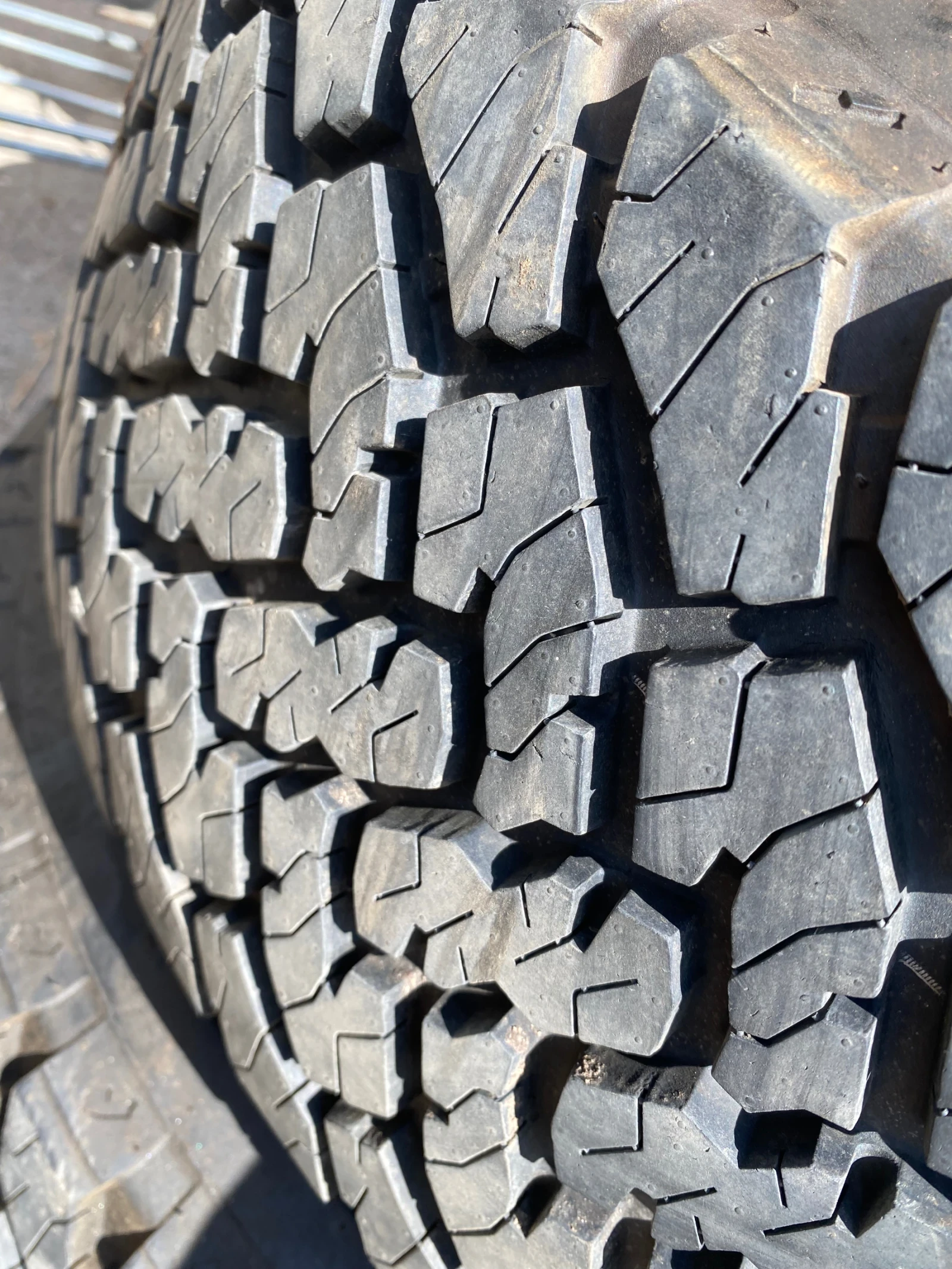 Гуми с джанти Други 265/70R16, снимка 2 - Гуми и джанти - 55981194