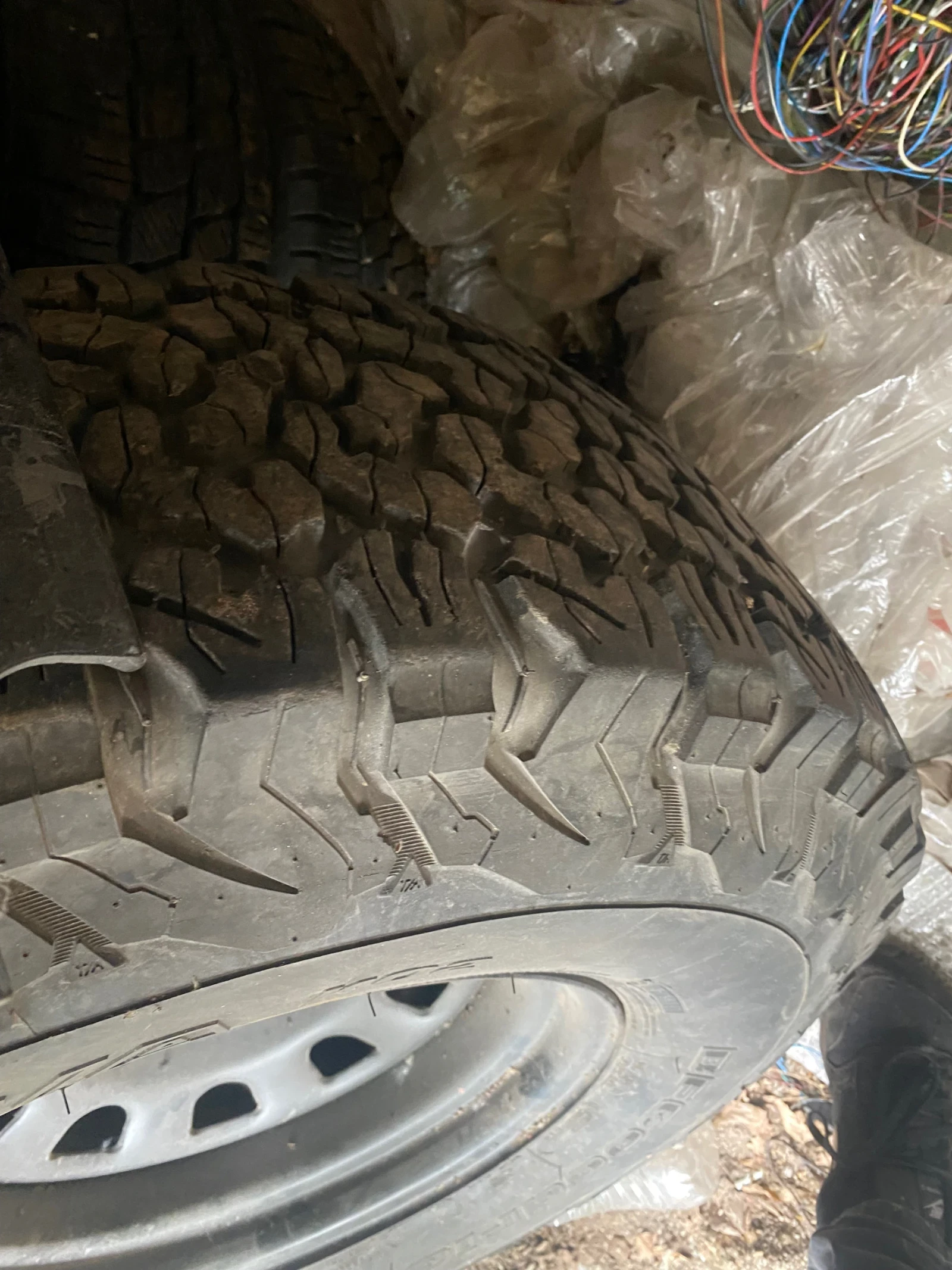 Гуми с джанти BF Goodrich 265/75R16, снимка 14 - Гуми и джанти - 54651878