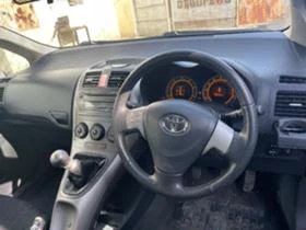 Toyota Auris 2.0D-4D 126к.с На Части, снимка 3