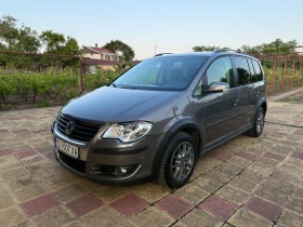 VW Touran CROSS, DSG, ЕДИН СОБСТВЕНИК, FULL, ПЕРФЕКТЕН, снимка 16