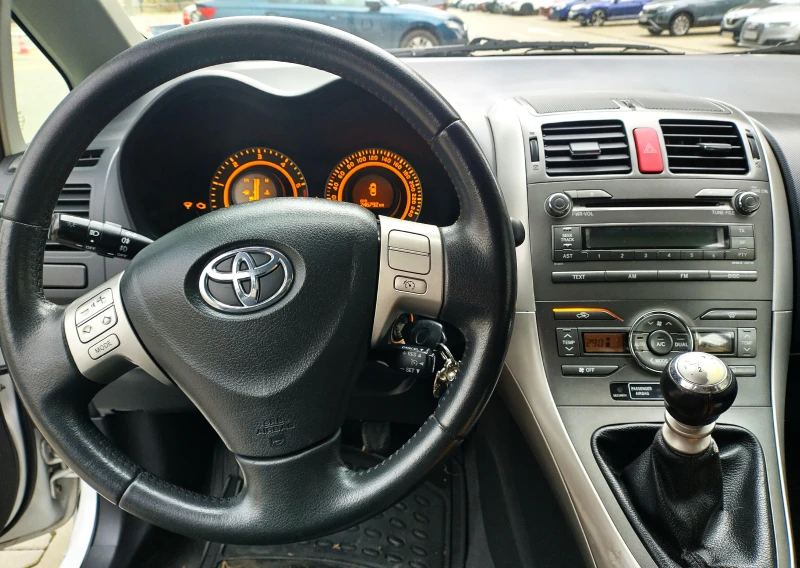 Toyota Auris, снимка 6 - Автомобили и джипове - 48292749