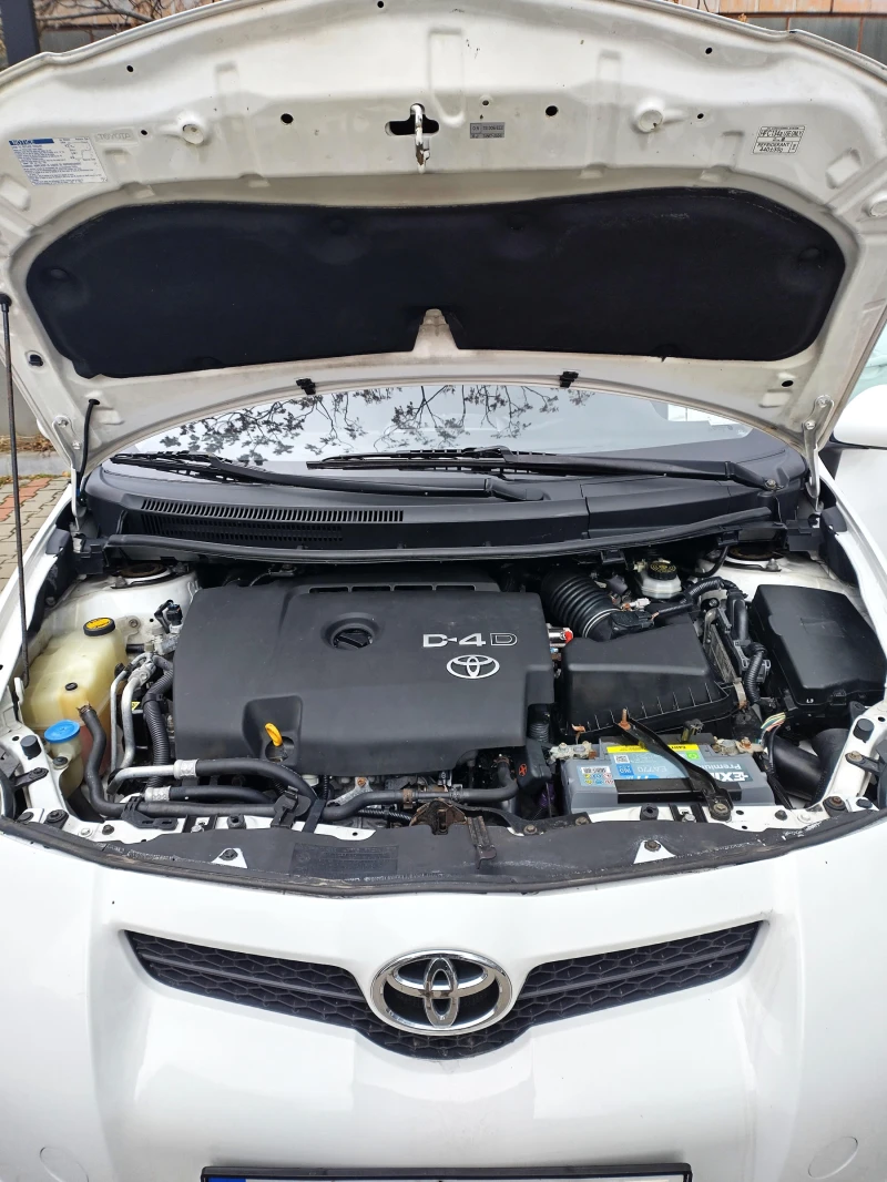 Toyota Auris, снимка 10 - Автомобили и джипове - 48292749