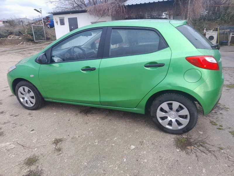 Mazda 2 1.3 i, снимка 6 - Автомобили и джипове - 48448933