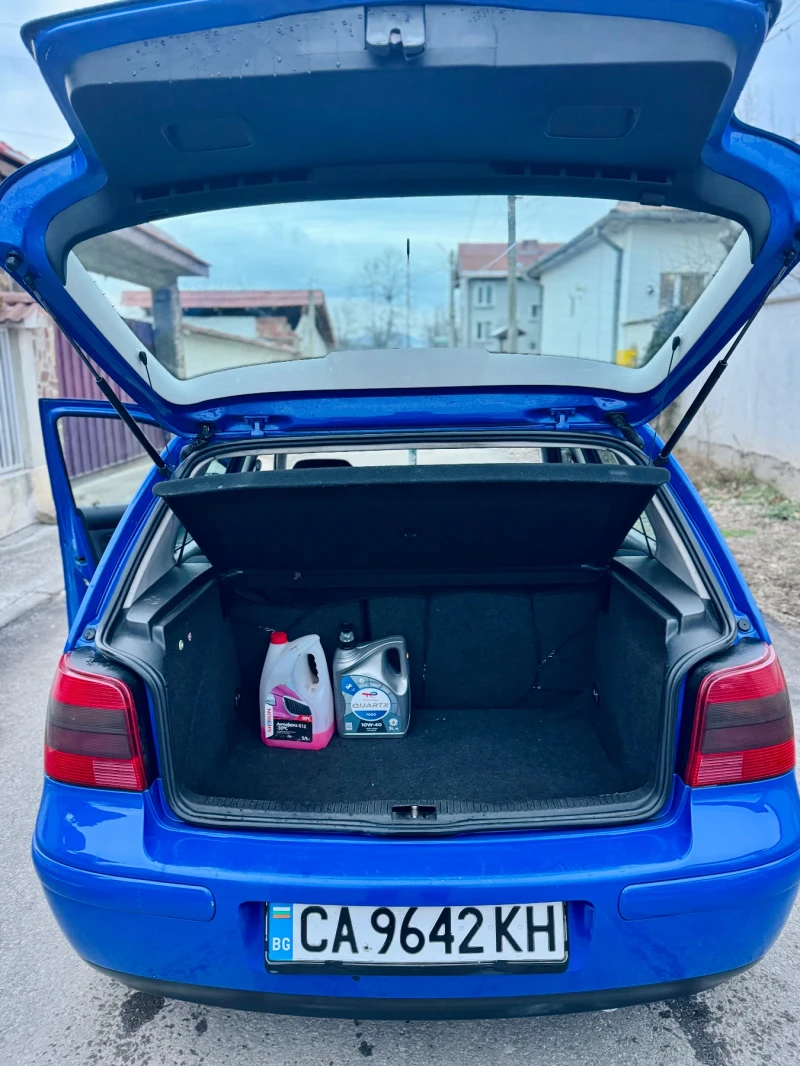 VW Golf 1.6 SR, снимка 5 - Автомобили и джипове - 48709982