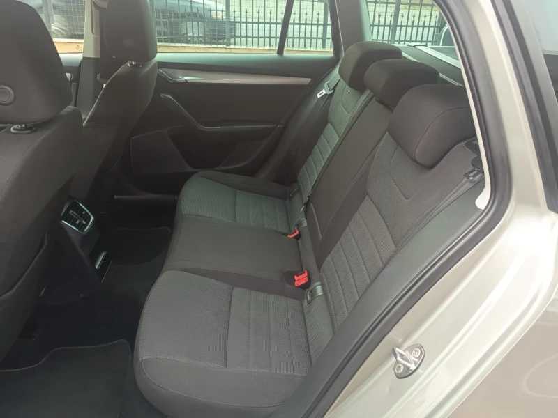 Skoda Octavia 1.9tdi 4x4, снимка 10 - Автомобили и джипове - 52617485