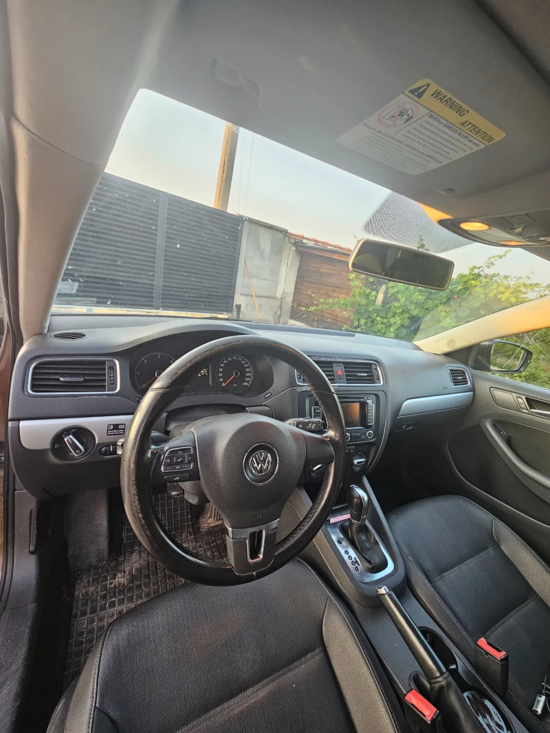 VW Jetta, снимка 9 - Автомобили и джипове - 52794361