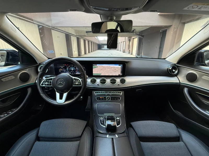 Mercedes-Benz E 220 AMG 9G-tronic, снимка 9 - Автомобили и джипове - 52892677