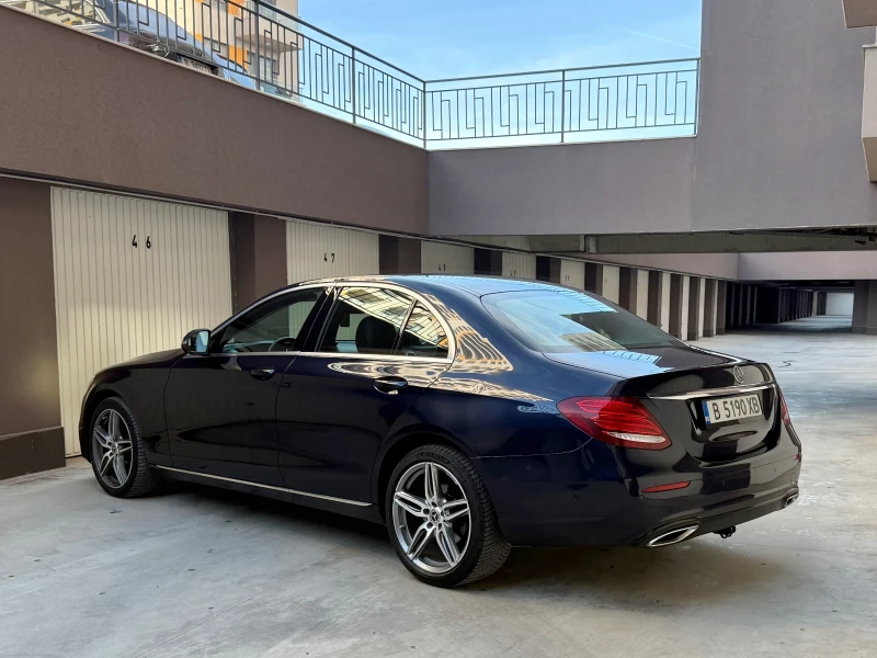 Mercedes-Benz E 220 AMG 9G-tronic, снимка 5 - Автомобили и джипове - 52892677