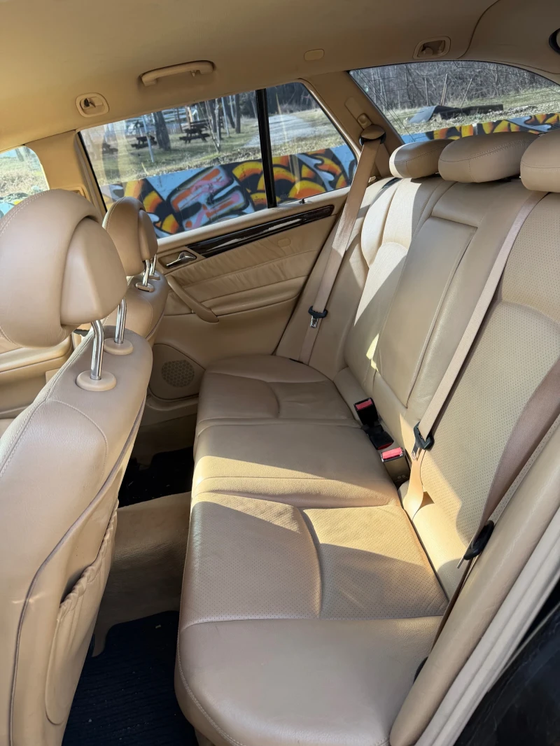 Mercedes-Benz C 320 4matic LPG, снимка 9 - Автомобили и джипове - 53122311