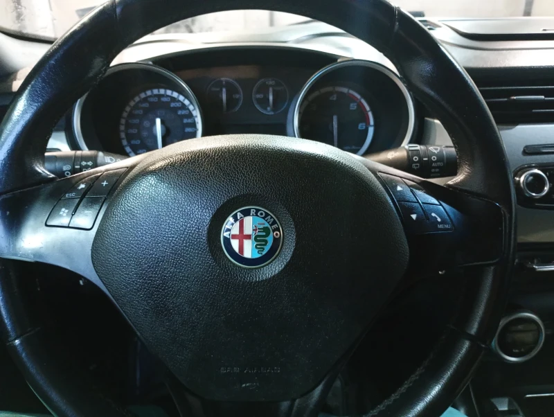 Alfa Romeo Giulietta 1.6JTD, снимка 5 - Автомобили и джипове - 53295766