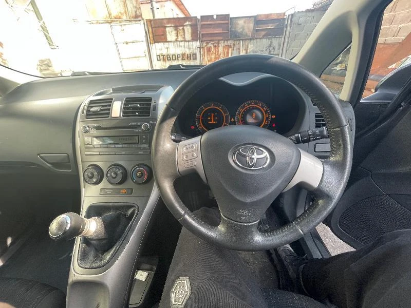 Toyota Auris 2.0D-4D 126к.с На Части, снимка 7 - Автомобили и джипове - 41138902