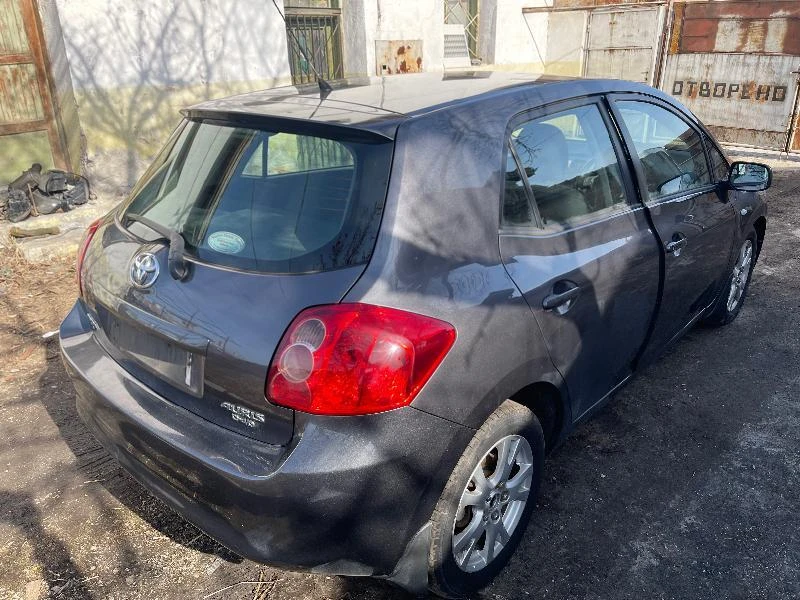 Toyota Auris 2.0D-4D 126к.с На Части, снимка 4 - Автомобили и джипове - 41138902