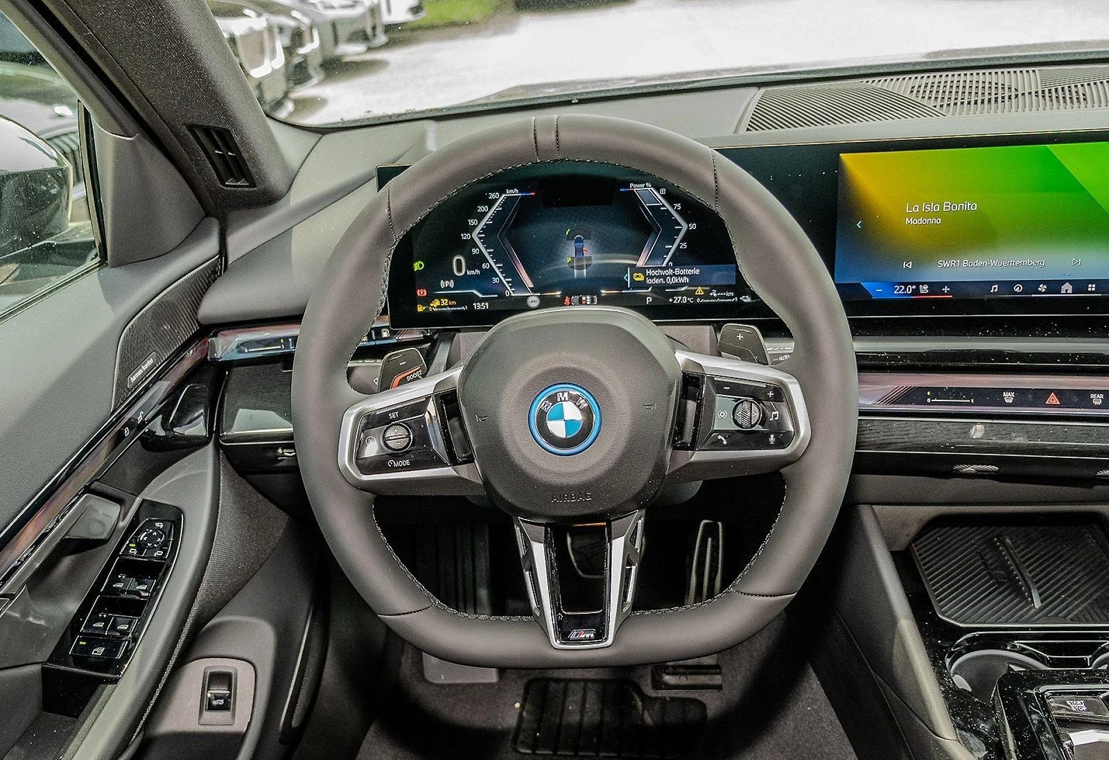 BMW 530 e/PLUG-IN/M-SPORT/KEYLESS/H&K/ICONIC GLOW/SHADOW/ - изображение 6