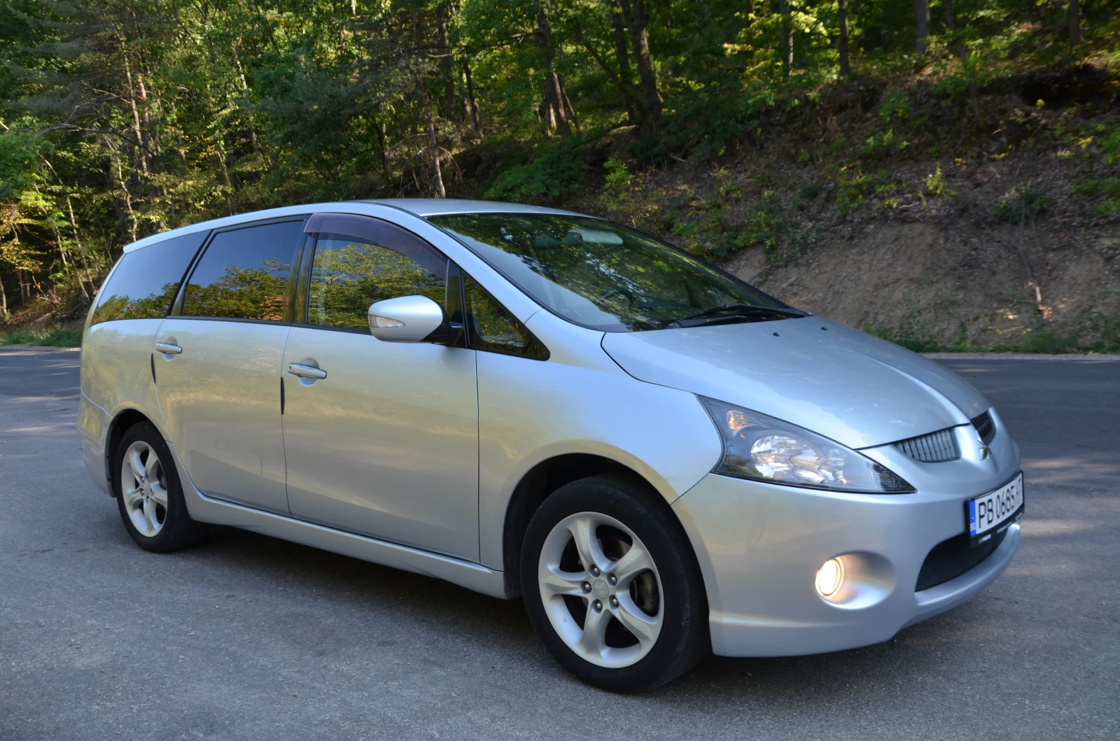Mitsubishi Grandis  - изображение 6