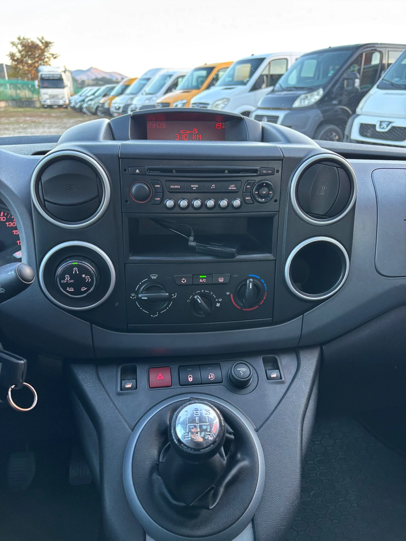 Citroen Berlingo XTR КЛИМА БЛОКАЖИ - изображение 10