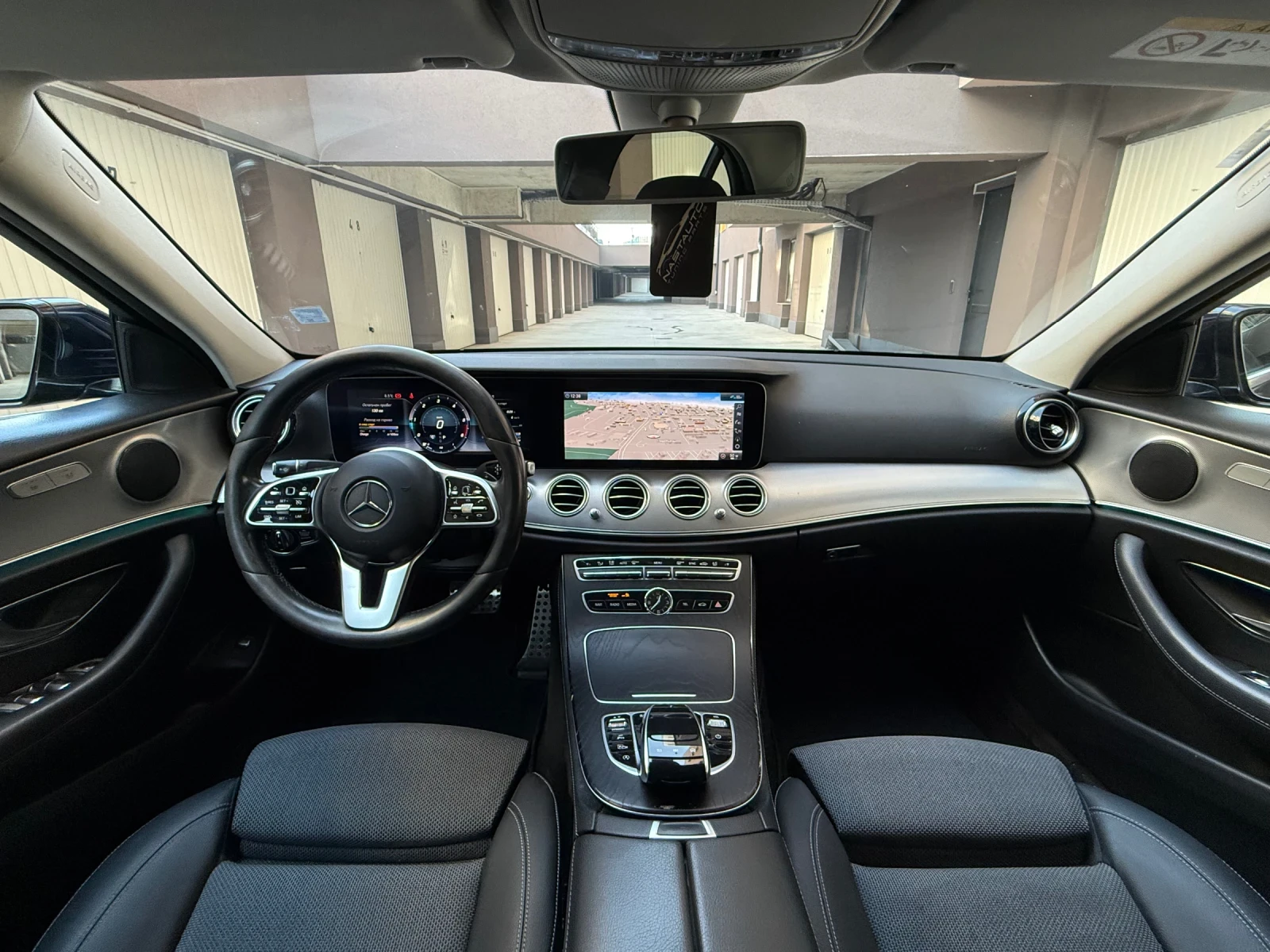 Mercedes-Benz E 220 AMG 9G-tronic - изображение 9