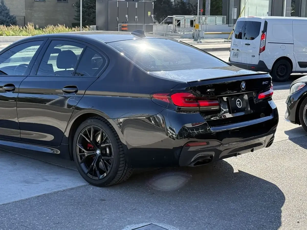 BMW 540 M-pkg* Harman/Kardon* Soft-Close* Обдух* Head-Up*  - изображение 3