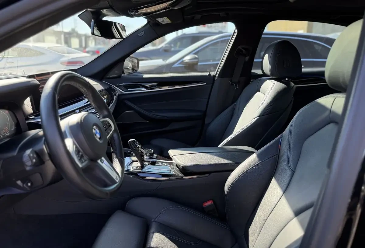 BMW 540 M-pkg* Harman/Kardon* Soft-Close* Обдух* Head-Up*  - изображение 7