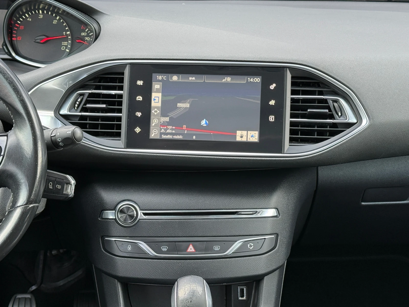 Peugeot 308 1.6BlueHDi, LED, * 206 000км* Навигация! Уникат!, снимка 10 - Автомобили и джипове - 53707036