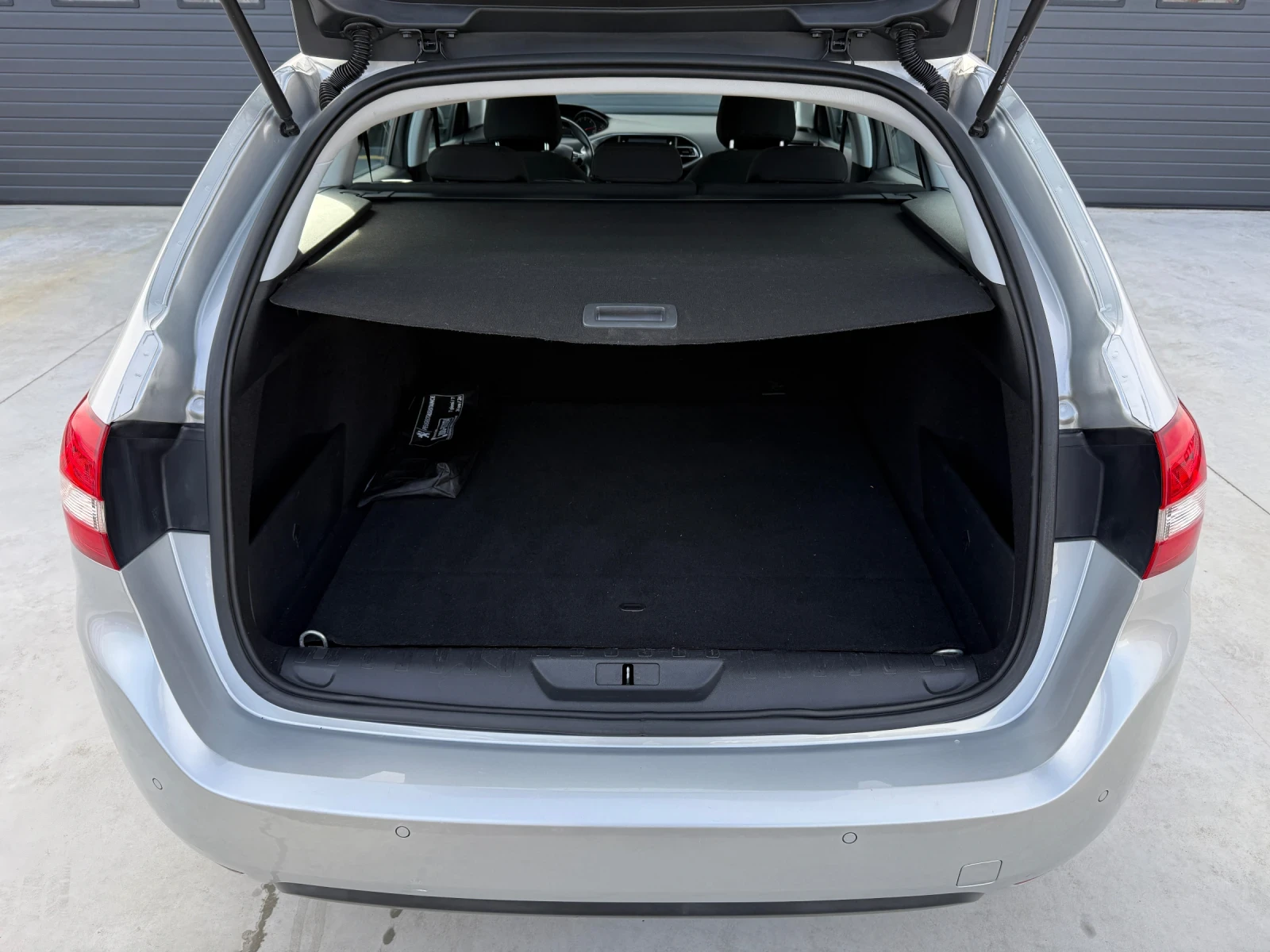 Peugeot 308 1.6BlueHDi, LED, * 206 000км* Навигация! Уникат!, снимка 15 - Автомобили и джипове - 53707036