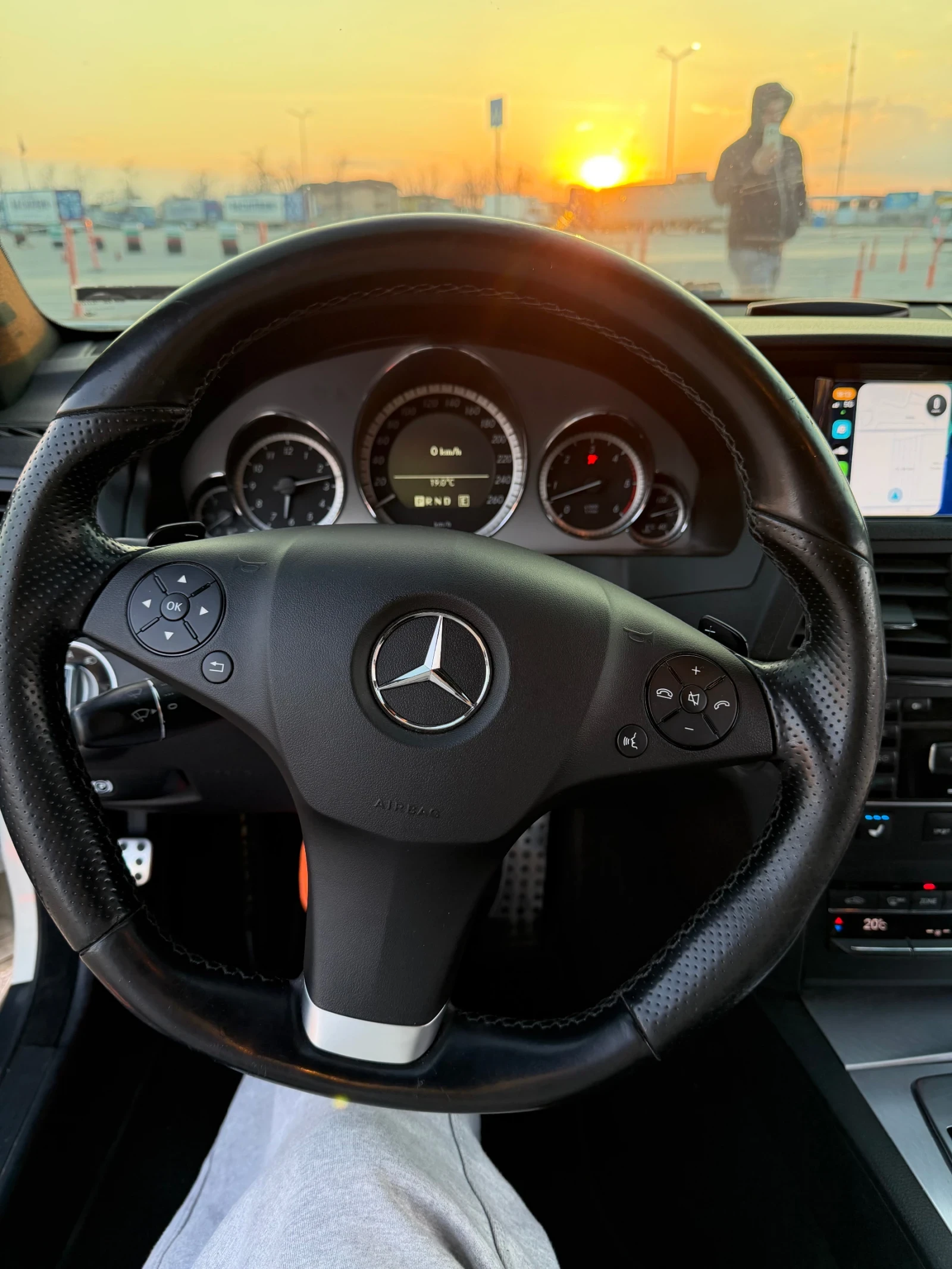 Mercedes-Benz E 350 AMG PACK CARPLAY CAMERA FULL, снимка 7 - Автомобили и джипове - 53867141