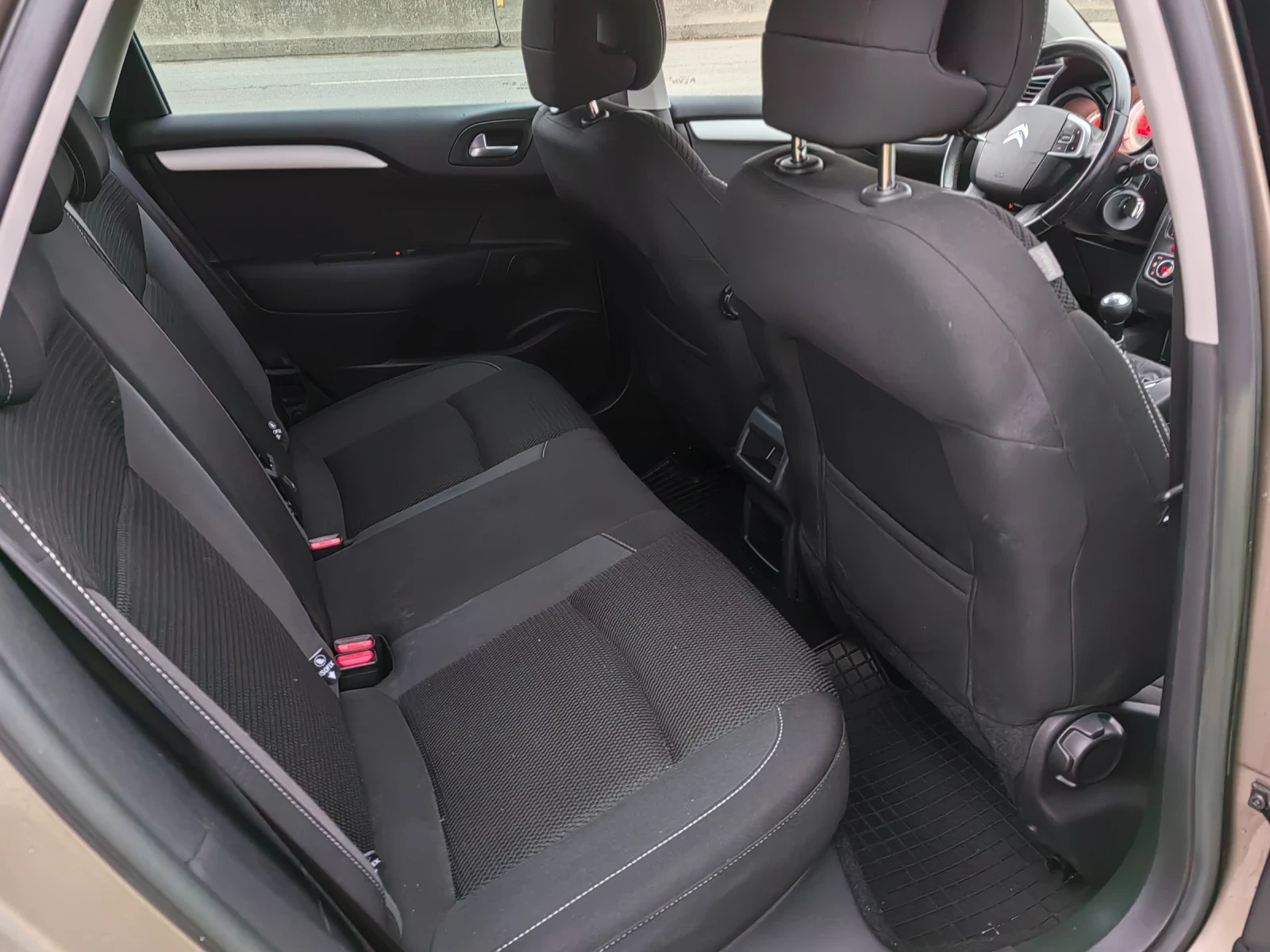 Citroen C4 1.4i  95ps, снимка 13 - Автомобили и джипове - 53961219