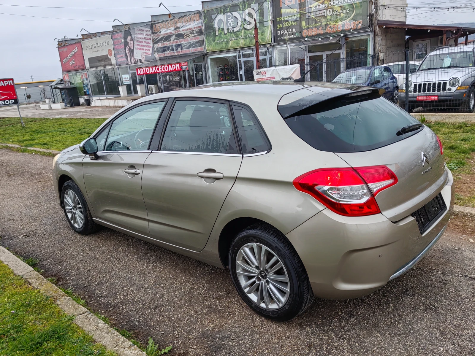 Citroen C4 1.4i  95ps, снимка 6 - Автомобили и джипове - 53961219
