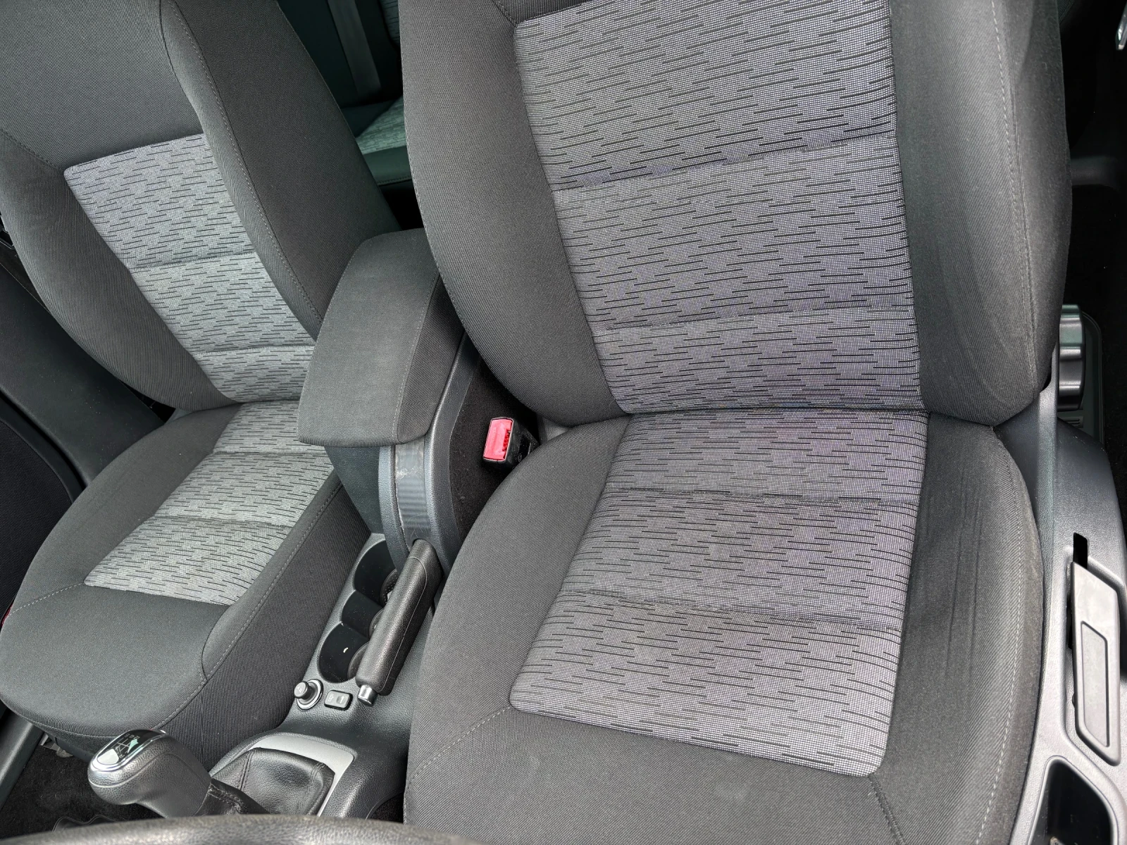 Skoda Octavia 1.6TDI 4x4, снимка 10 - Автомобили и джипове - 54039171