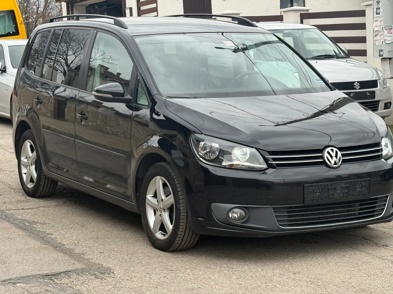 VW Touran 1.6TDI 105 k.c. 7-Места, снимка 4 - Автомобили и джипове - 54058784