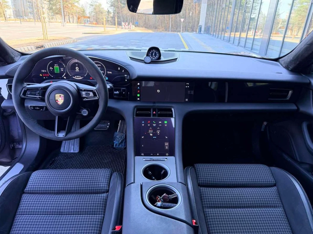 Porsche Taycan 105 kWh , снимка 7 - Автомобили и джипове - 54291308