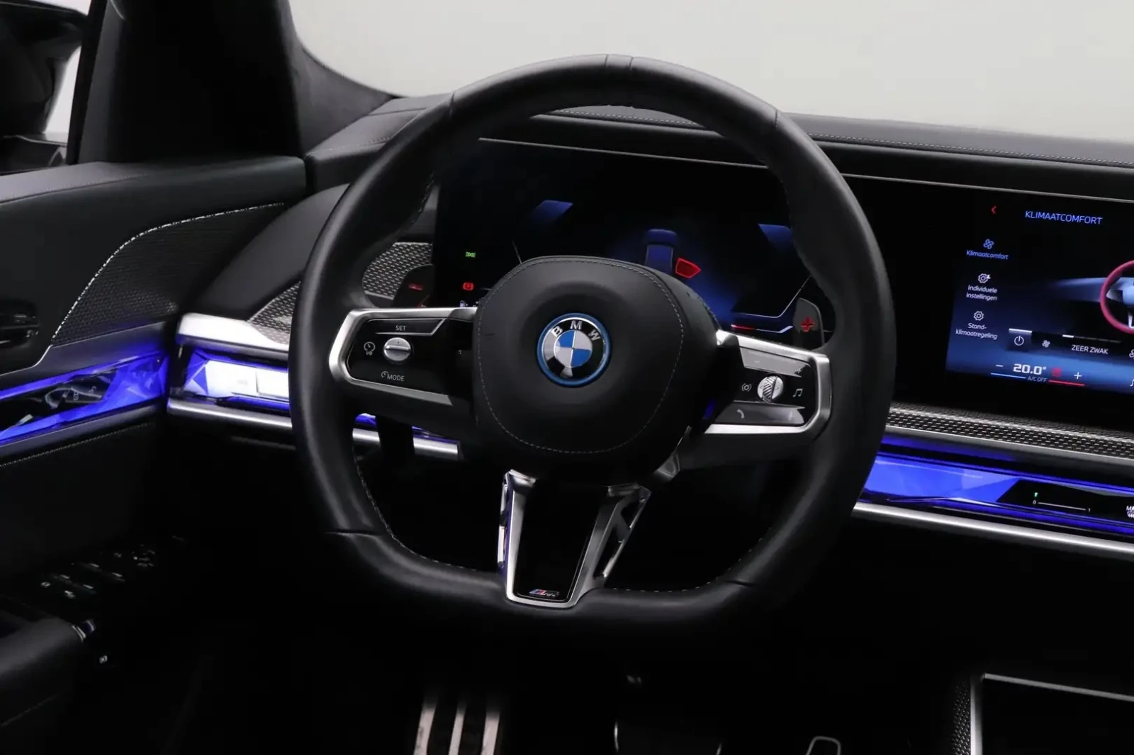 BMW 760 M-Sport xDrive, снимка 8 - Автомобили и джипове - 54880244