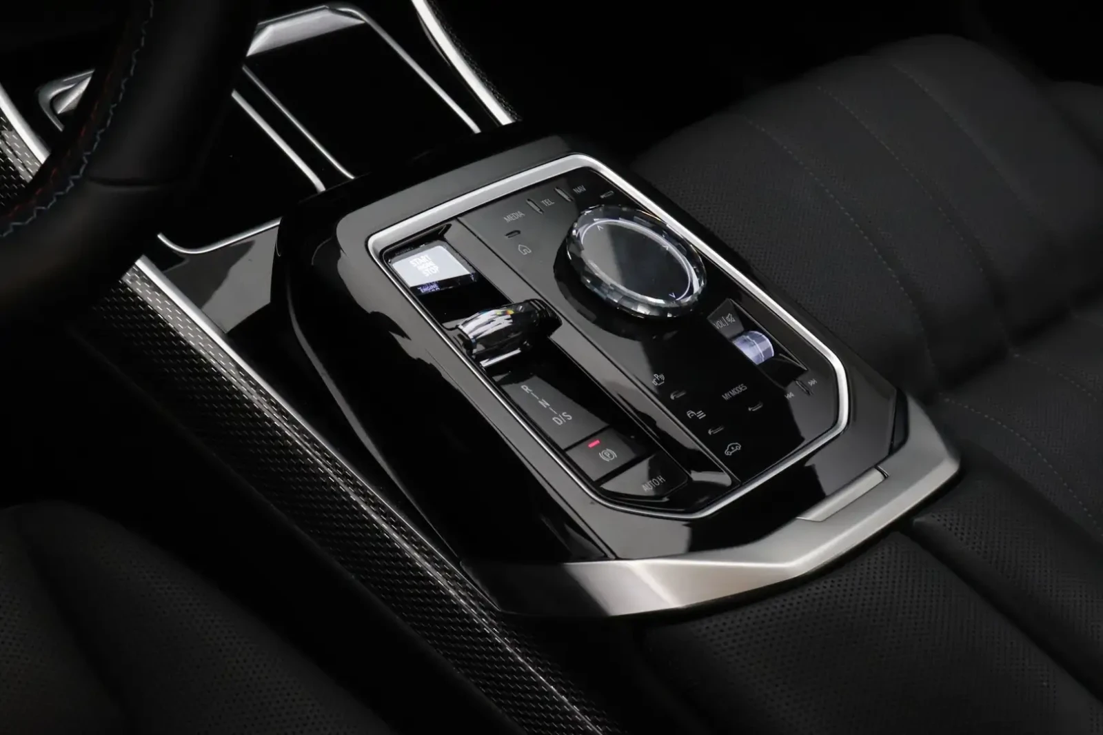 BMW 760 M-Sport xDrive, снимка 11 - Автомобили и джипове - 54880244