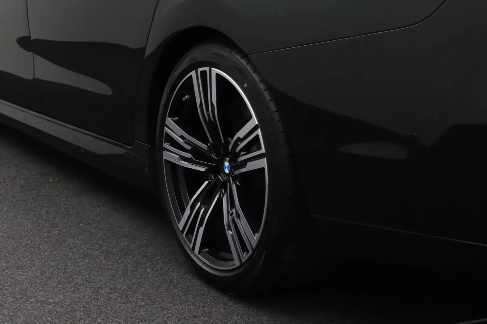 BMW 760 M-Sport xDrive, снимка 5 - Автомобили и джипове - 54880244