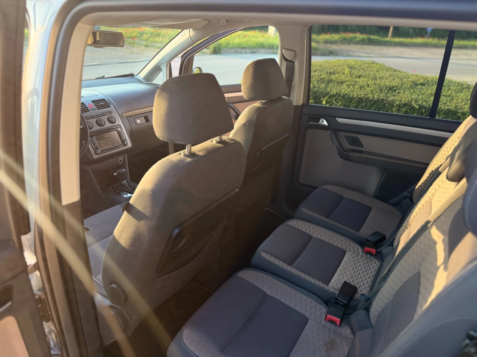 VW Touran CROSS, DSG, ЕДИН СОБСТВЕНИК, FULL, ПЕРФЕКТЕН, снимка 12 - Автомобили и джипове - 54954126