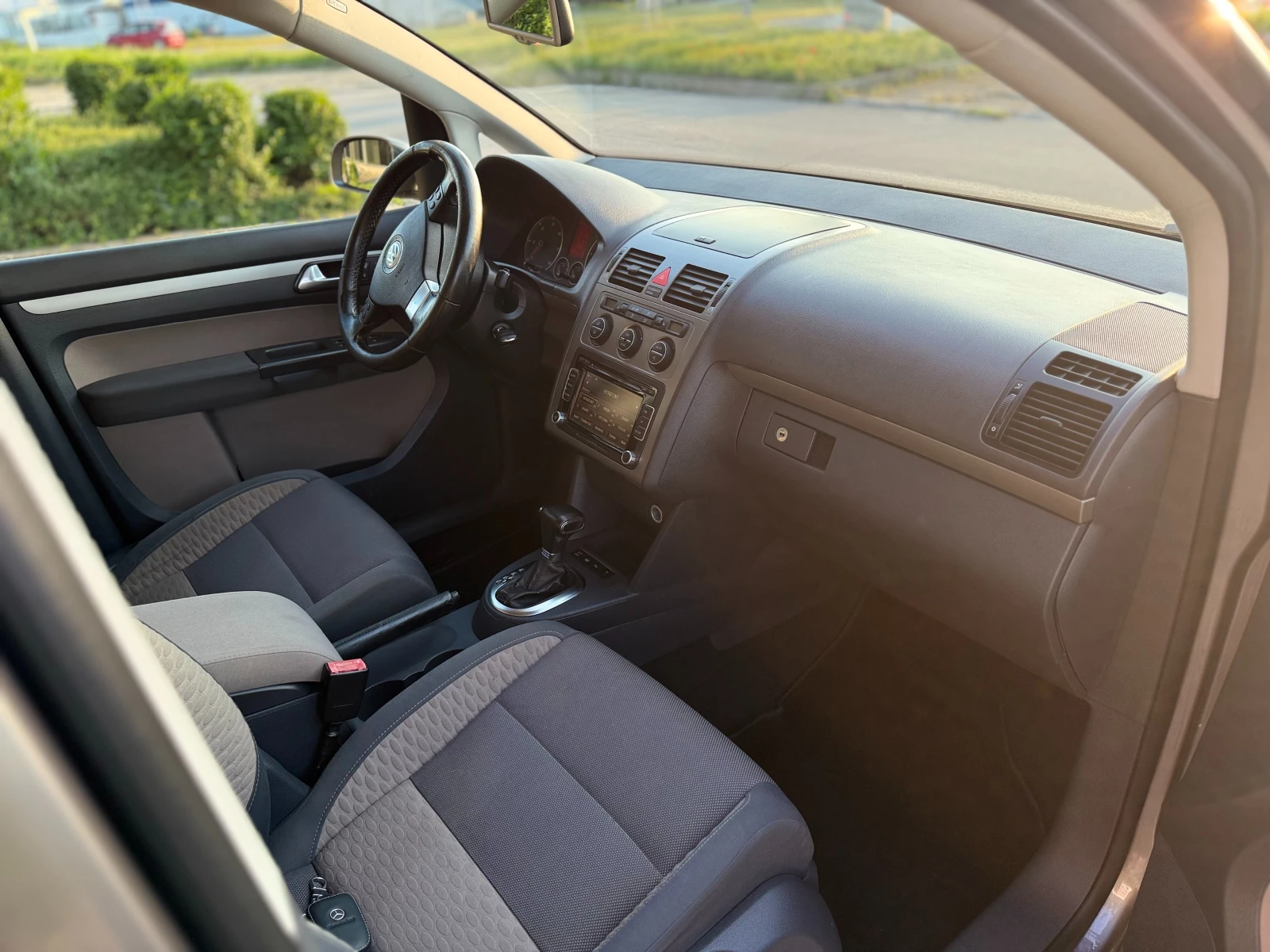 VW Touran CROSS, DSG, ЕДИН СОБСТВЕНИК, FULL, ПЕРФЕКТЕН, снимка 11 - Автомобили и джипове - 54954126