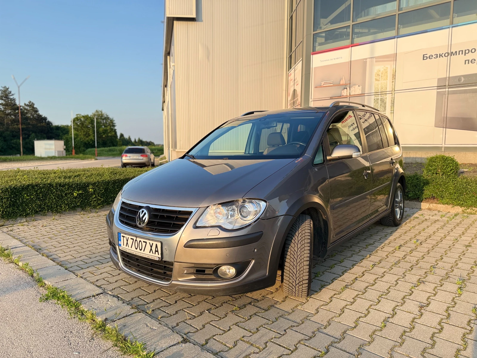VW Touran CROSS, DSG, ЕДИН СОБСТВЕНИК, FULL, ПЕРФЕКТЕН
