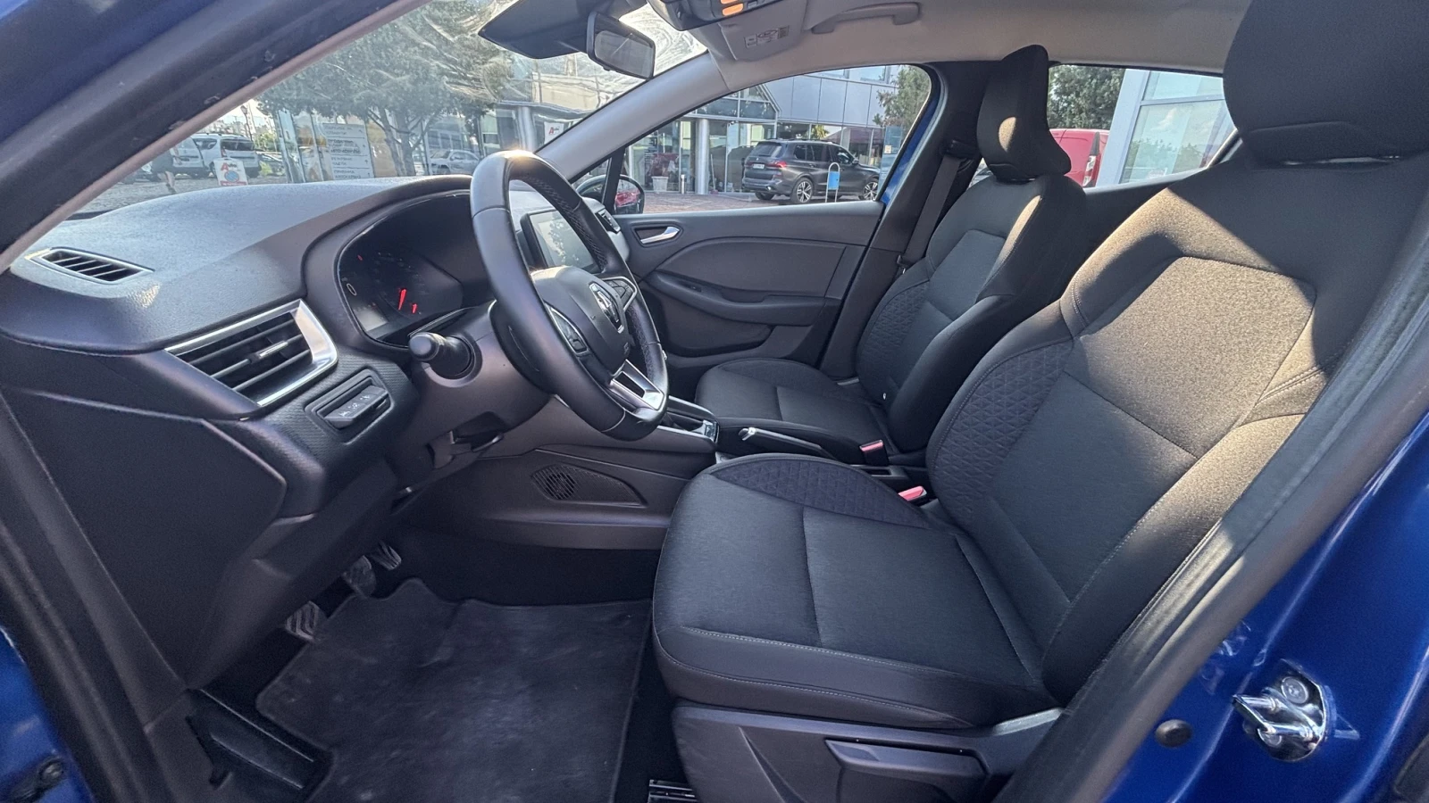Renault Clio TCe 90 BVM, снимка 15 - Автомобили и джипове - 54969836
