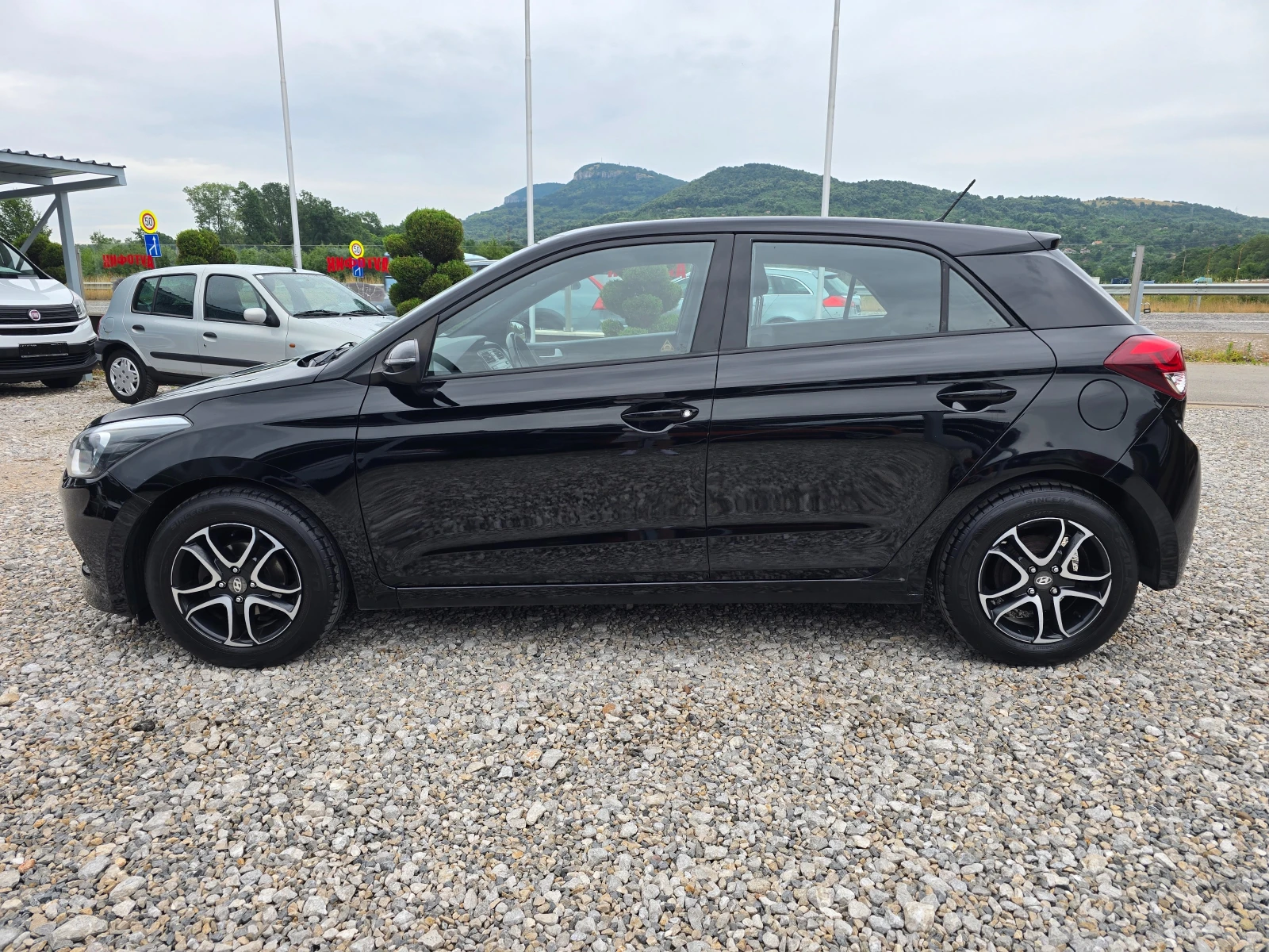 Hyundai I20 1.3 БЕНЗИН ! ! РЕАЛНИ КИЛОМЕТРИ, снимка 2 - Автомобили и джипове - 55216467