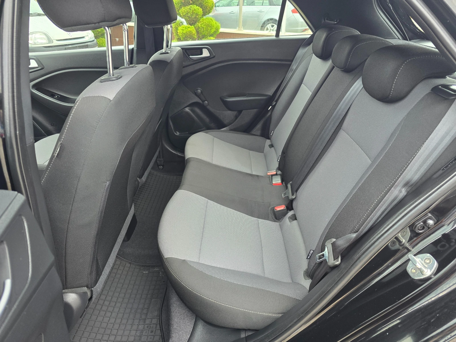Hyundai I20 1.3 БЕНЗИН ! ! РЕАЛНИ КИЛОМЕТРИ, снимка 14 - Автомобили и джипове - 55216467