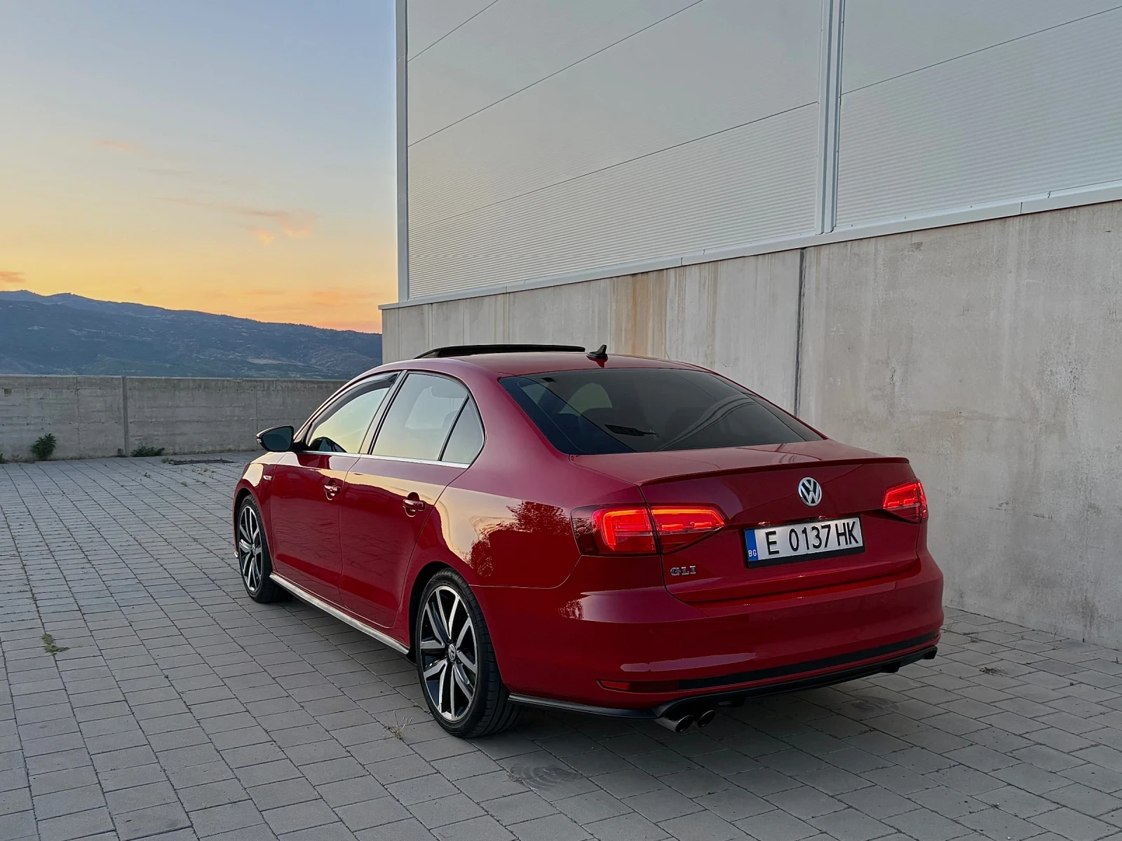 VW Jetta GLI 2.0 TSI DSG 211-Кс 100х.км, снимка 5 - Автомобили и джипове - 55366761