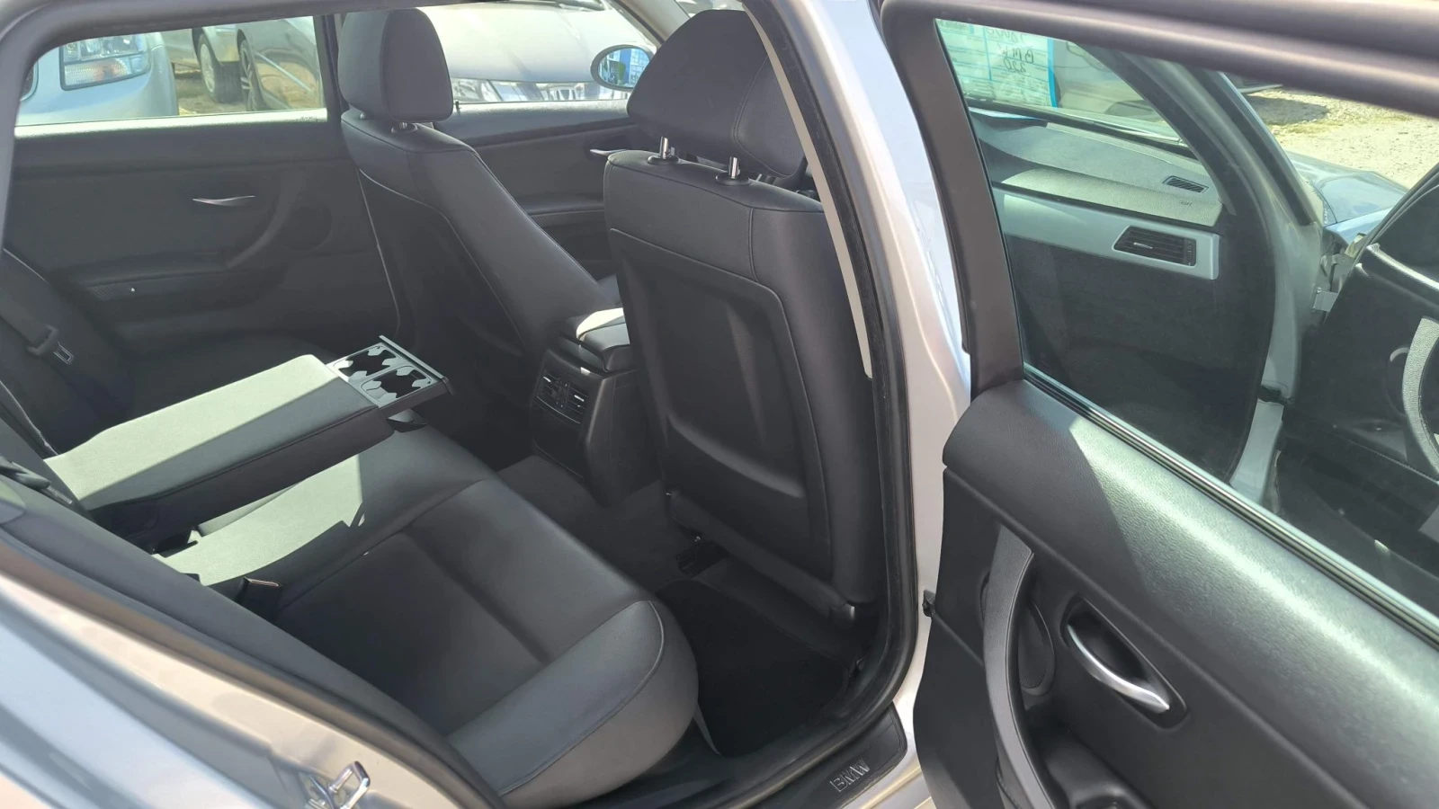 BMW 320 2.0TD, снимка 10 - Автомобили и джипове - 56337198