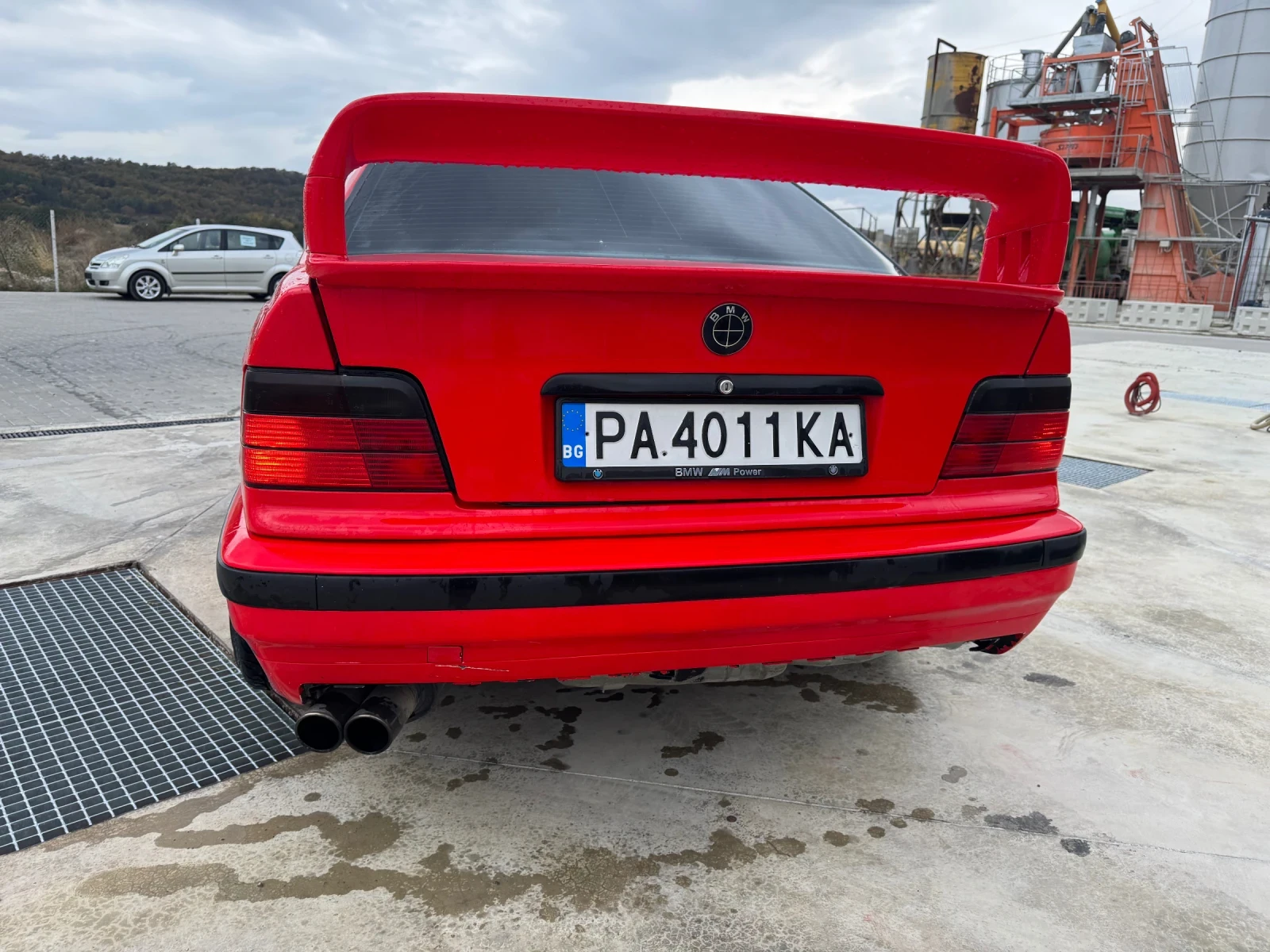 BMW 318, снимка 4 - Автомобили и джипове - 56660163